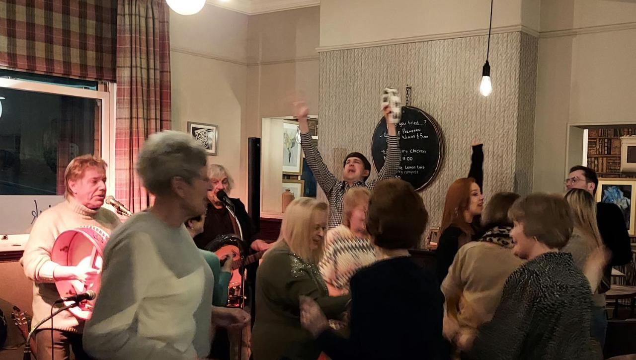 Trawden Arms Community Owned Pub Otel Winewall Dış mekan fotoğraf